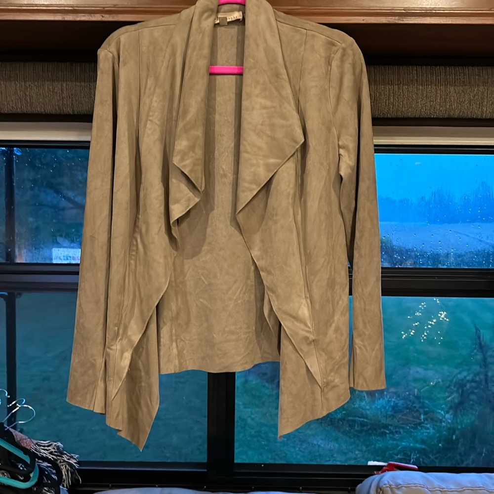 NWOT (never worn) women’s long sleeve faux suede jacket size large by Philosophy